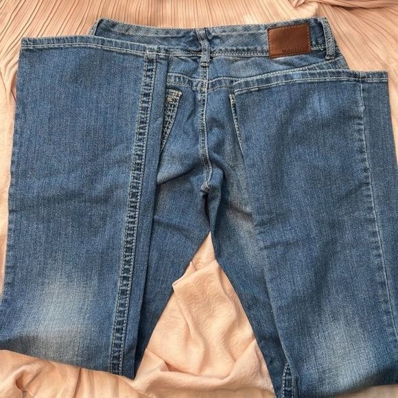 EUC Maurices Wide Leg, soft blue jeans, stone washed color 5/6 Long - Picture 3 of 4